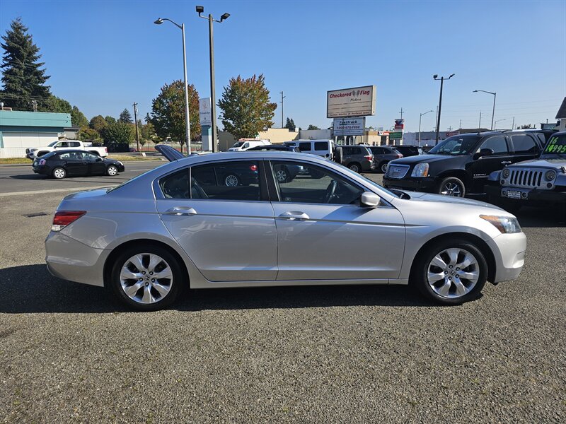 2009 Honda Accord EX-L - Photo 11 - Everett, WA 98201