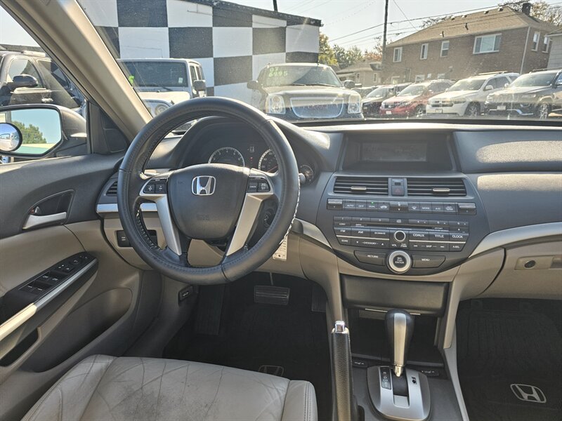 2009 Honda Accord EX-L - Photo 6 - Everett, WA 98201