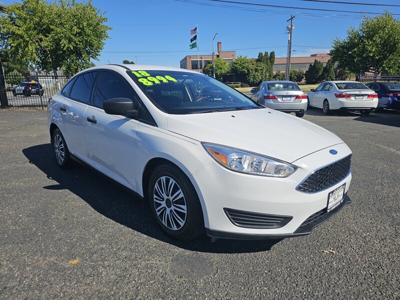 2018 Ford Focus S   - Photo 1 - Everett, WA 98201
