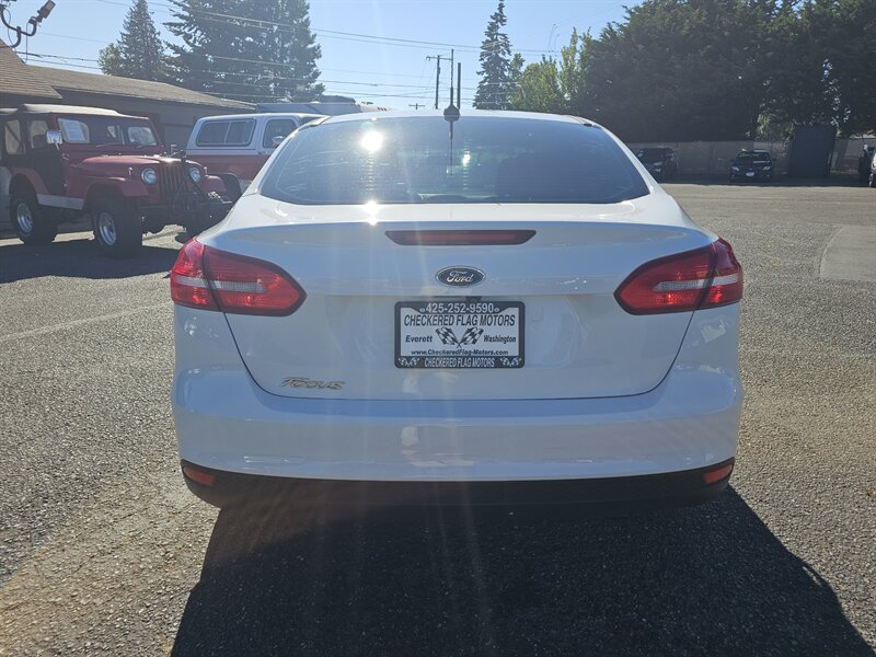 2018 Ford Focus S - Photo 9 - Everett, WA 98201