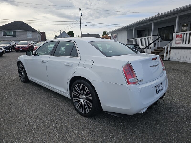 2012 Chrysler 300 S V6 - Photo 8 - Everett, WA 98201