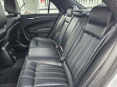 2012 Chrysler 300 S V6 - Photo 5 - Everett, WA 98201