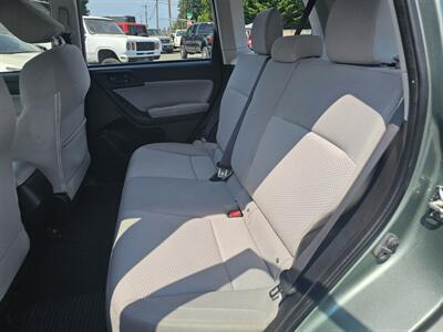 2017 Subaru Forester 2.5i   - Photo 5 - Everett, WA 98201