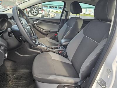 2014 Ford Focus SE   - Photo 4 - Everett, WA 98201