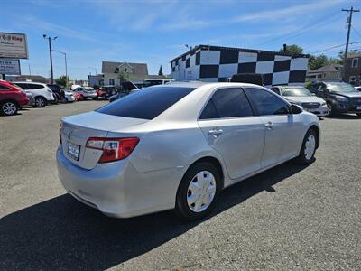 2014 Toyota Camry LE - Photo 10 - Everett, WA 98201