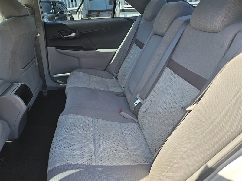2014 Toyota Camry LE - Photo 5 - Everett, WA 98201