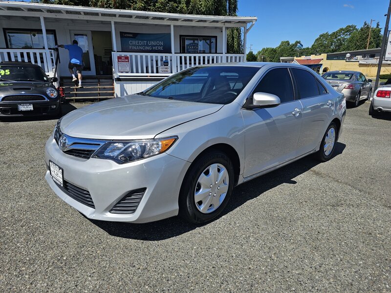 2014 Toyota Camry LE - Photo 3 - Everett, WA 98201