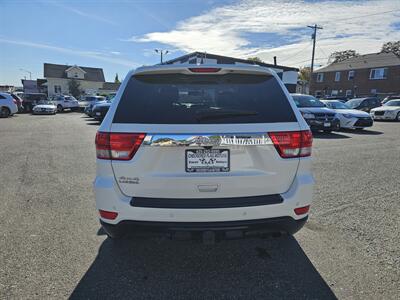 2011 Jeep Grand Cherokee Laredo   - Photo 9 - Everett, WA 98201