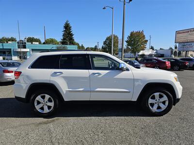 2011 Jeep Grand Cherokee Laredo   - Photo 11 - Everett, WA 98201