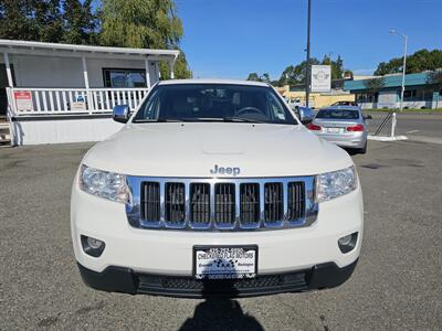 2011 Jeep Grand Cherokee Laredo   - Photo 2 - Everett, WA 98201