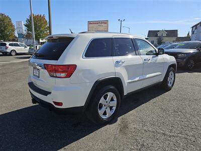 2011 Jeep Grand Cherokee Laredo   - Photo 10 - Everett, WA 98201