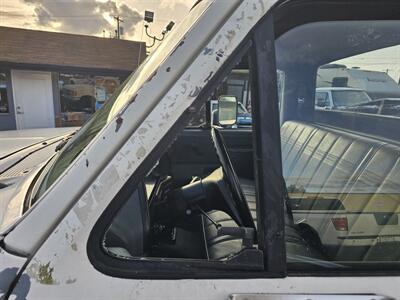 1989 Ford Super Duty Flat Bed - Photo 11 - Everett, WA 98201