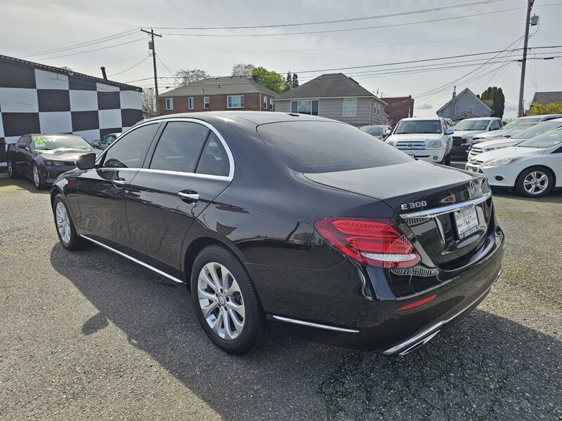 2017 Mercedes-Benz E 300 4MATIC - Photo 8 - Everett, WA 98201