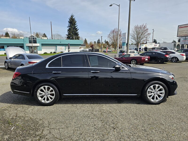 2017 Mercedes-Benz E 300 4MATIC - Photo 11 - Everett, WA 98201
