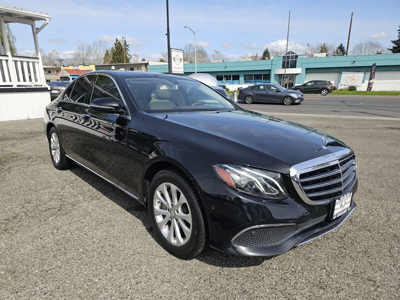 2017 Mercedes-Benz E 300 4MATIC  