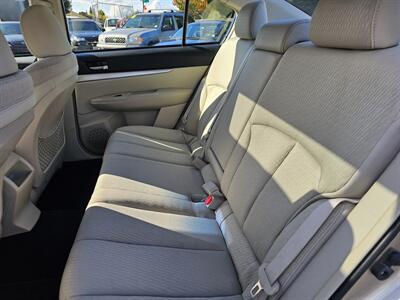 2010 Subaru Legacy 2.5i Premium   - Photo 5 - Everett, WA 98201