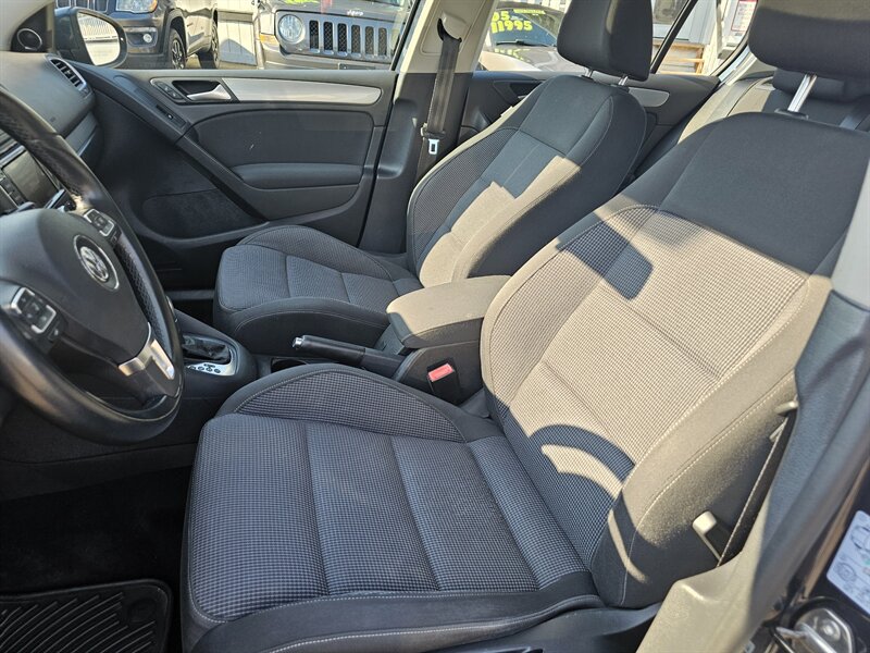 2012 Volkswagen Golf TDI Comfortline - Photo 4 - Everett, WA 98201