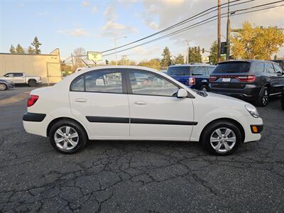 2009 Kia Rio LX   - Photo 11 - Everett, WA 98201