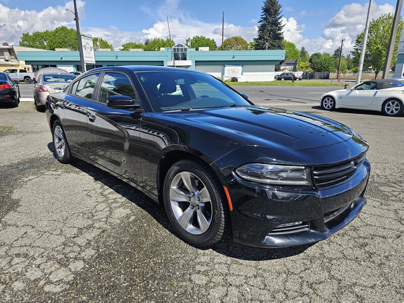 2017 Dodge Charger SXT's photo