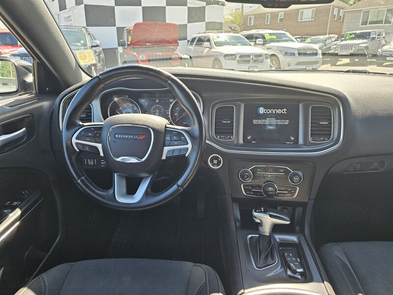 2017 Dodge Charger SXT - Photo 6 - Everett, WA 98201