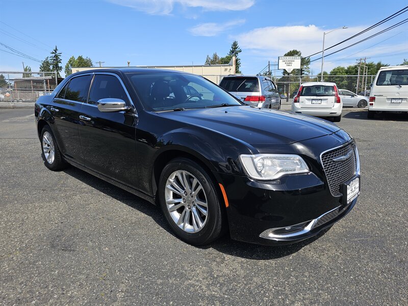 2016 Chrysler 300C - Photo 1 - Everett, WA 98201