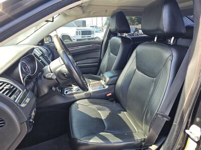 2016 Chrysler 300C   - Photo 4 - Everett, WA 98201