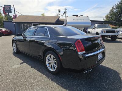 2016 Chrysler 300C   - Photo 8 - Everett, WA 98201