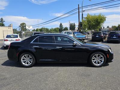 2016 Chrysler 300C   - Photo 11 - Everett, WA 98201
