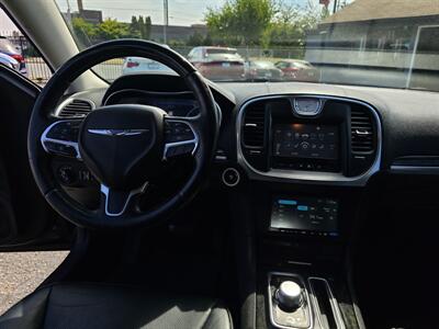 2016 Chrysler 300C   - Photo 6 - Everett, WA 98201