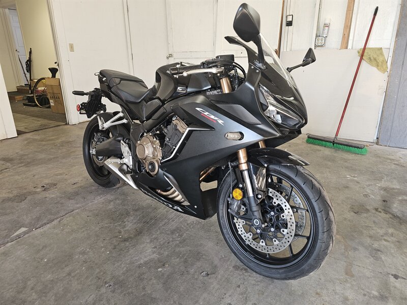 2021 HONDA CBR650 - Photo 1 - Everett, WA 98201