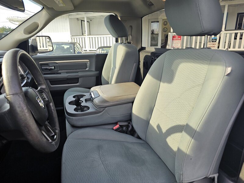 2018 RAM 2500 Tradesman - Photo 4 - Everett, WA 98201