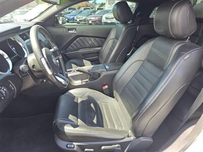 2013 Ford Mustang V6 Premium   - Photo 4 - Everett, WA 98201