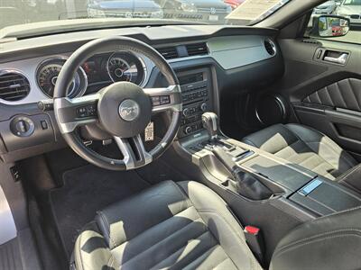 2013 Ford Mustang V6 Premium   - Photo 6 - Everett, WA 98201
