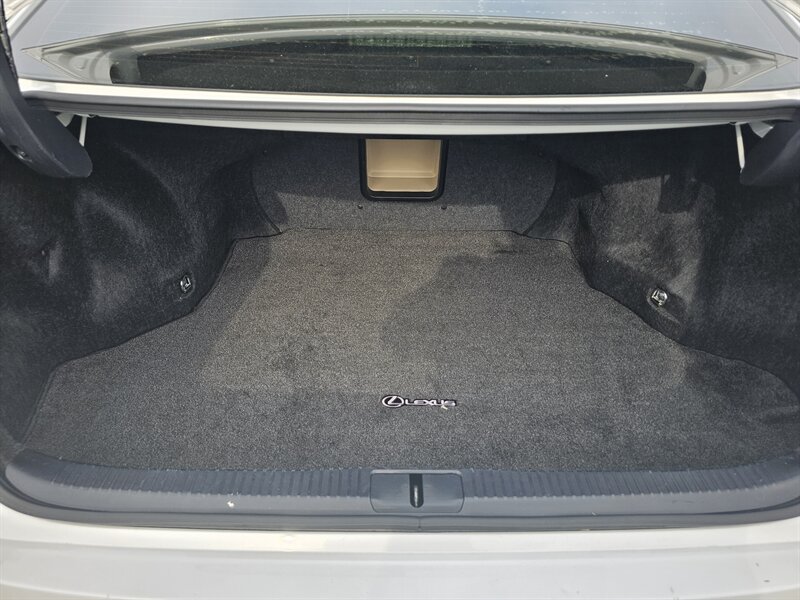 2013 Lexus ES 350 - Photo 12 - Everett, WA 98201