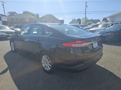 2017 Ford Fusion S   - Photo 8 - Everett, WA 98201
