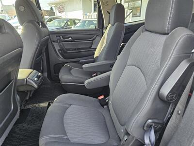 2016 Chevrolet Traverse LT   - Photo 5 - Everett, WA 98201