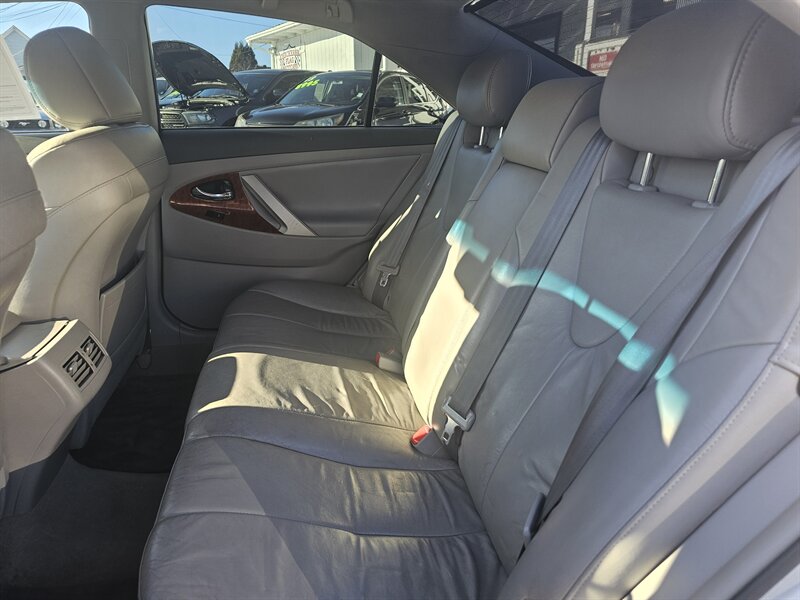 2010 Toyota Camry XLE - Photo 5 - Everett, WA 98201