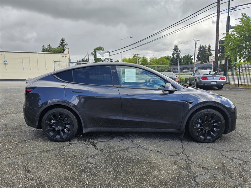 2024 Tesla Model Y Long Range - Photo 13 - Everett, WA 98201