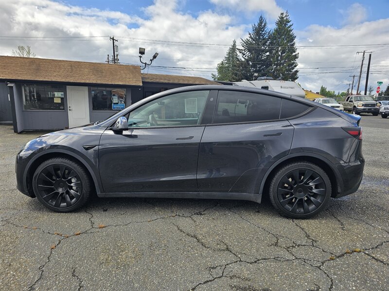 2024 Tesla Model Y Long Range - Photo 9 - Everett, WA 98201