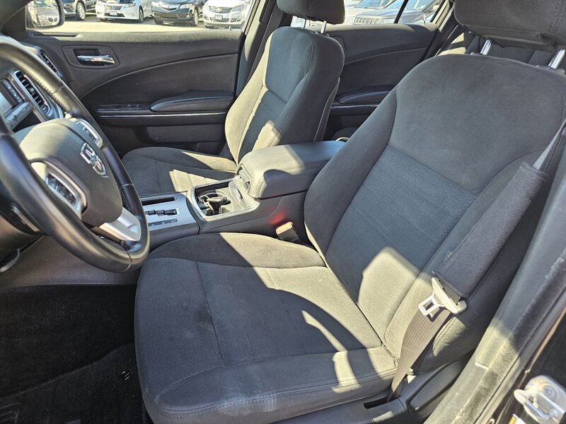 2014 Dodge Charger SE - Photo 4 - Everett, WA 98201