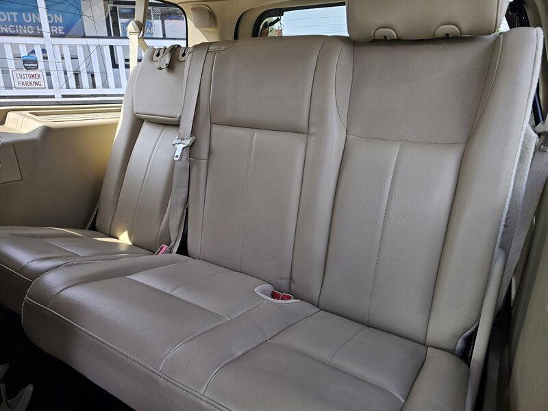 2016 Ford Expedition EL Limited - Photo 6 - Everett, WA 98201