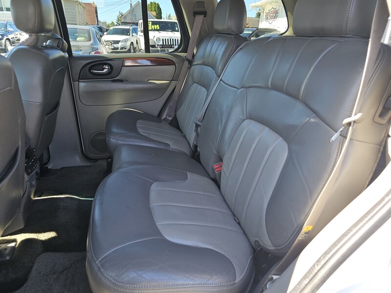 2002 GMC Envoy SLT - Photo 5 - Everett, WA 98201