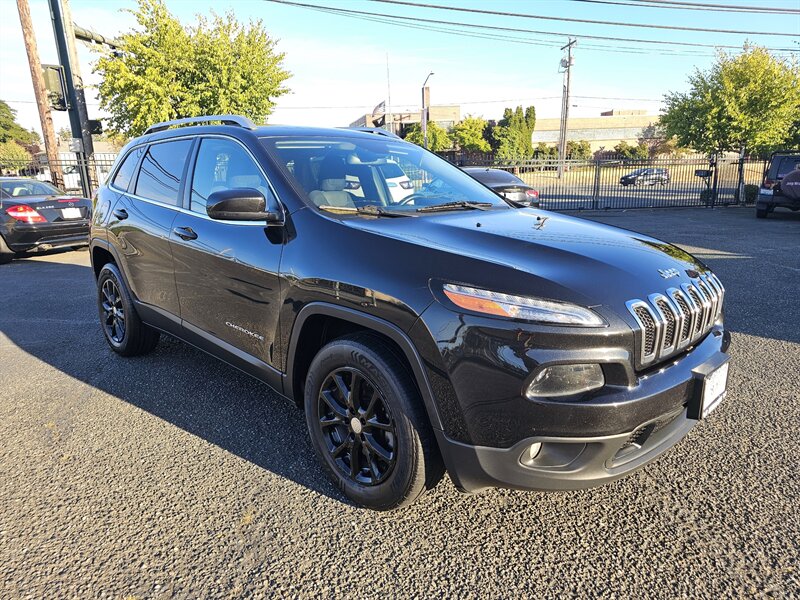 2016 Jeep Cherokee Latitude   - Photo 1 - Everett, WA 98201