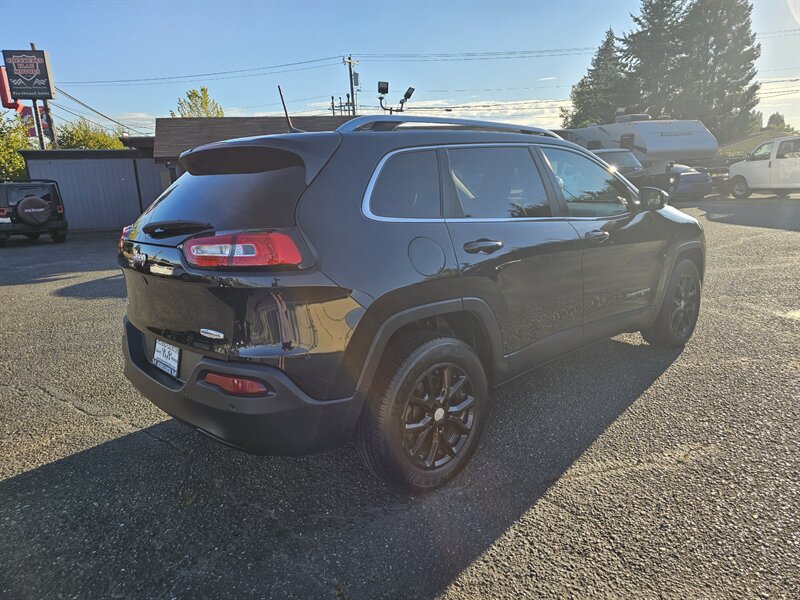 2016 Jeep Cherokee Latitude - Photo 10 - Everett, WA 98201