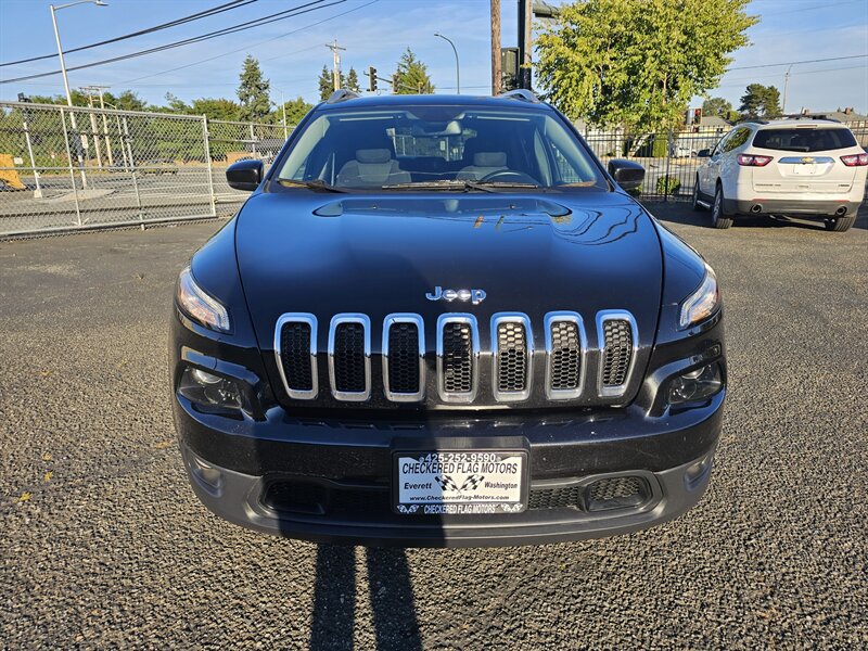 2016 Jeep Cherokee Latitude - Photo 2 - Everett, WA 98201