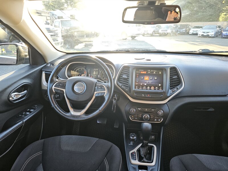 2016 Jeep Cherokee Latitude - Photo 6 - Everett, WA 98201