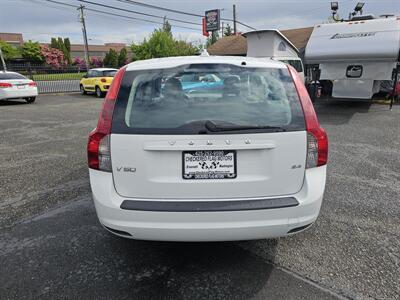 2010 Volvo V50 2.4i   - Photo 9 - Everett, WA 98201