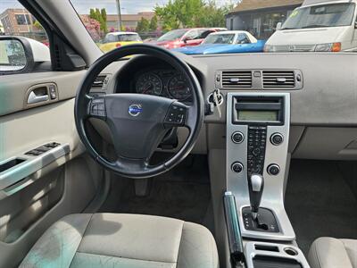 2010 Volvo V50 2.4i   - Photo 6 - Everett, WA 98201
