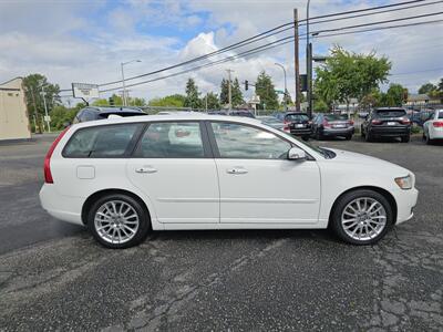 2010 Volvo V50 2.4i   - Photo 11 - Everett, WA 98201