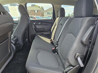2011 Chevrolet Traverse LT   - Photo 5 - Everett, WA 98201